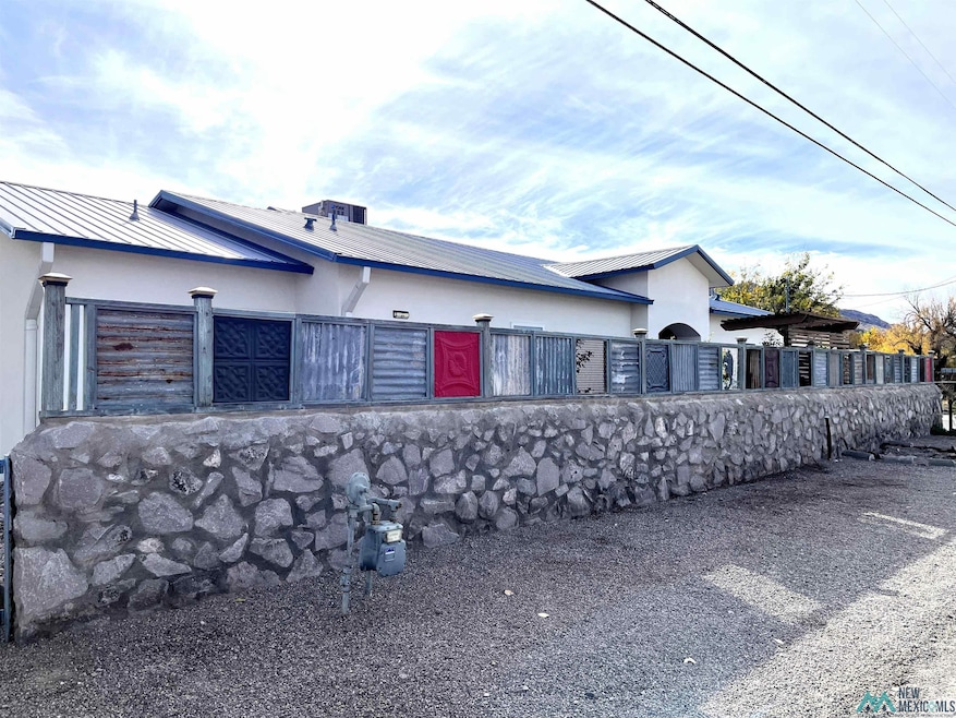 1303 N Riverside Dr, Truth Or Consequences, NM 87901 - photo 1