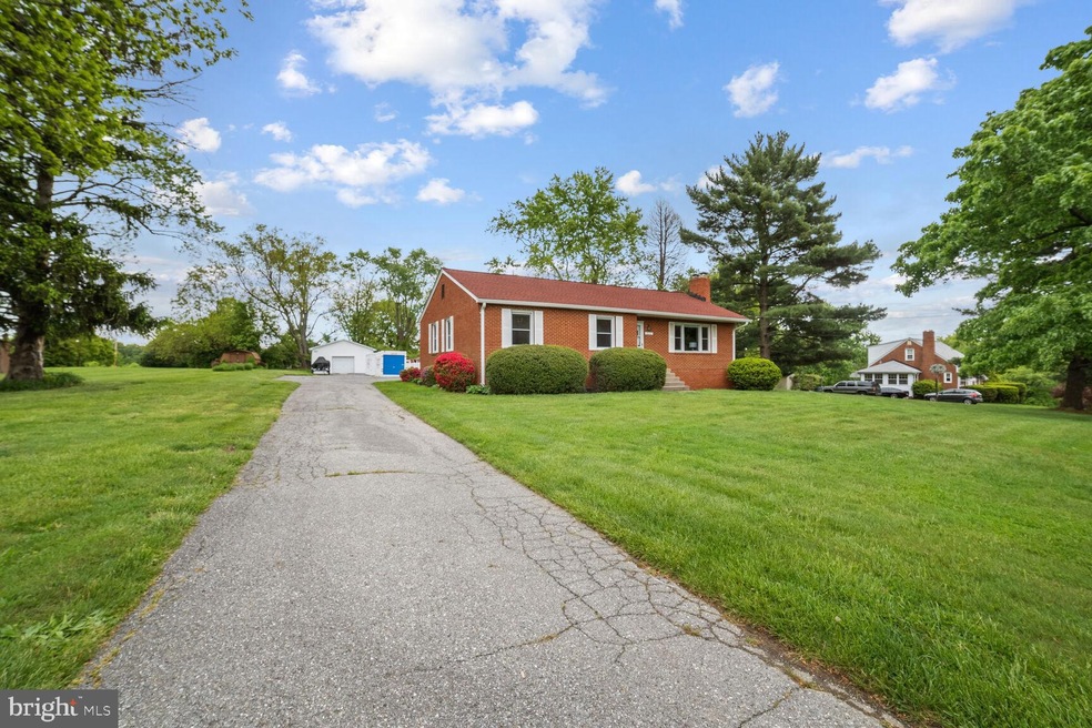 15107 Liberty Grove Dr, Burtonsville, MD 20866 - photo 1