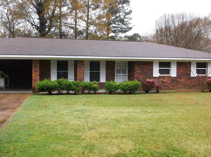 407 West Ave N, McComb, MS 39648 - photo 1