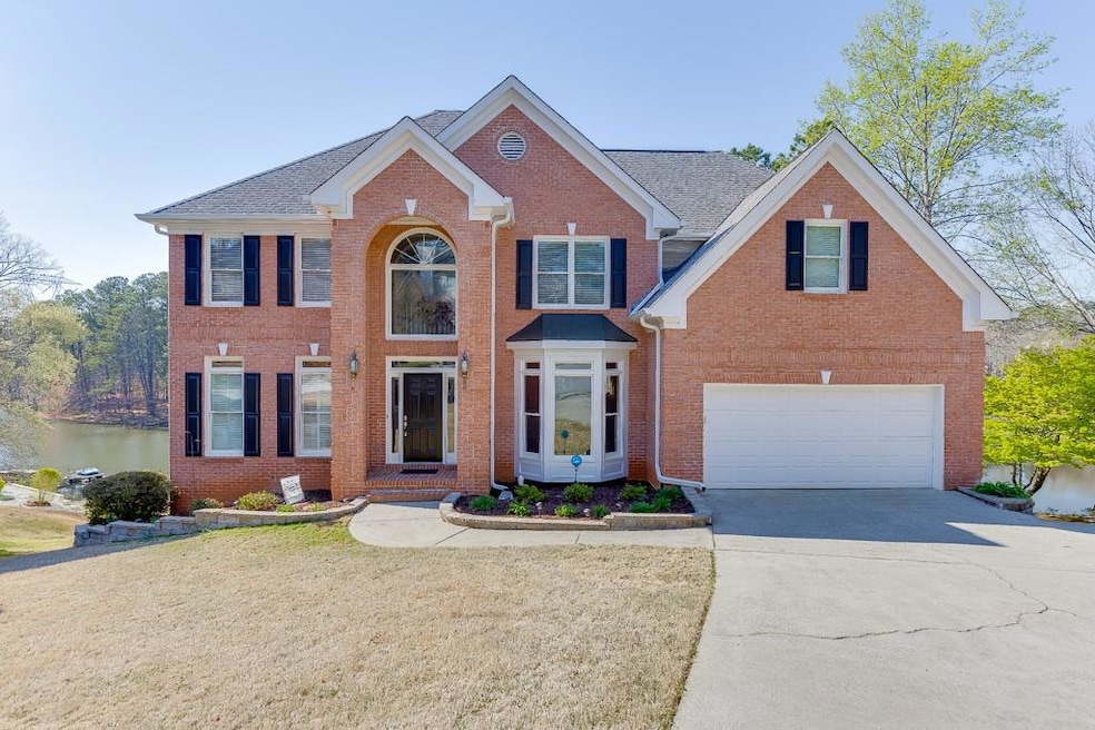 Welcome to 335 Lake Bluff!
