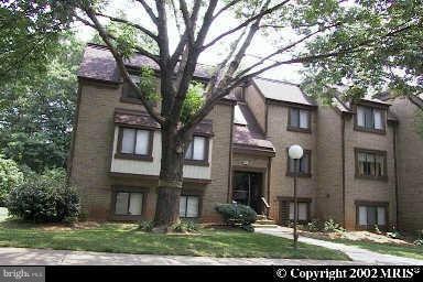 1661 Parkcrest Cir unit 5A/300, Reston, VA 20190 - photo 1