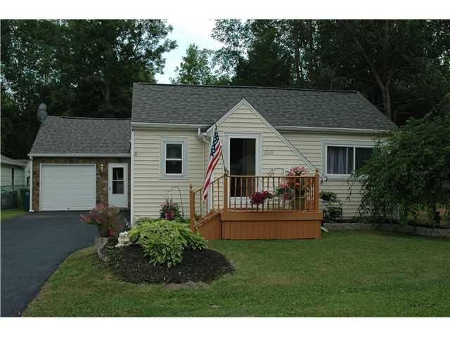 2810 Homeyer Rd, North Tonawanda, NY 14120 - photo 1