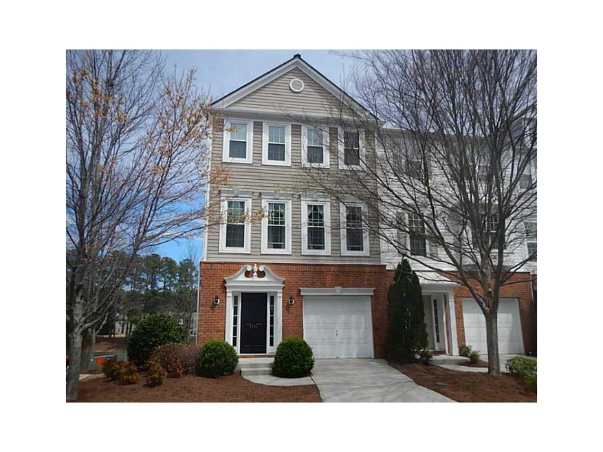 Exterior Front. Fantastic End-Unit!