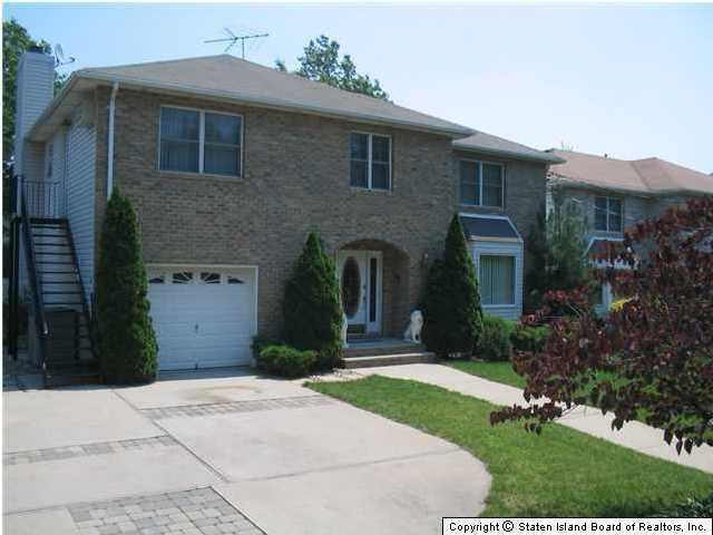 85 Weiner St, Staten Island, NY 10309 - photo 1