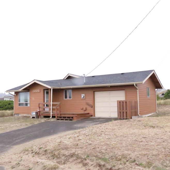 2005 NW Beachview Drive