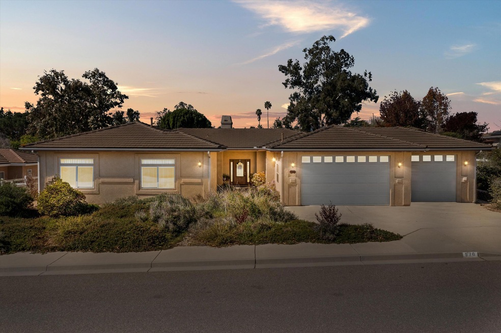Front Twilight - 970 Gold Crest Dr