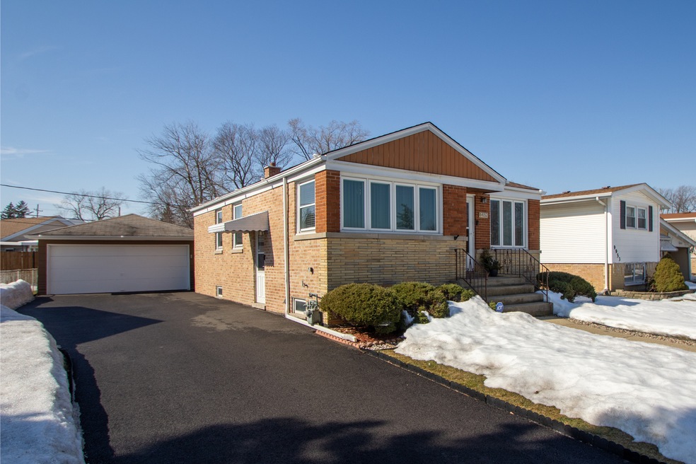 4452 Hirschberg Ave, Schiller Park, IL 60176 - photo 1