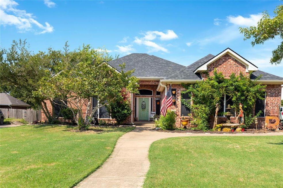 108 Jaron Dr, Pottsboro, TX 75076 - photo 1