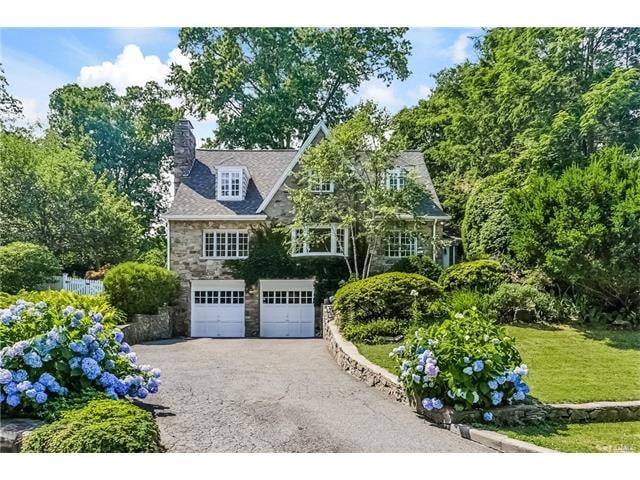 182 Hillcrest Rd, Fairfield, CT 06824 - photo 1