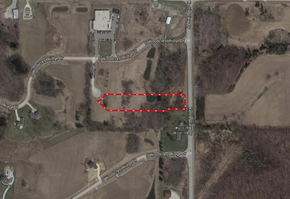 6362 Rusty Ct, West Bend, WI 53095 - photo 1