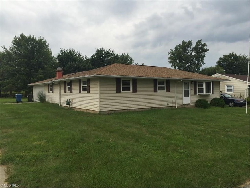 384 Cove Beach Ave, Sheffield Lake, OH 44054 - photo 1