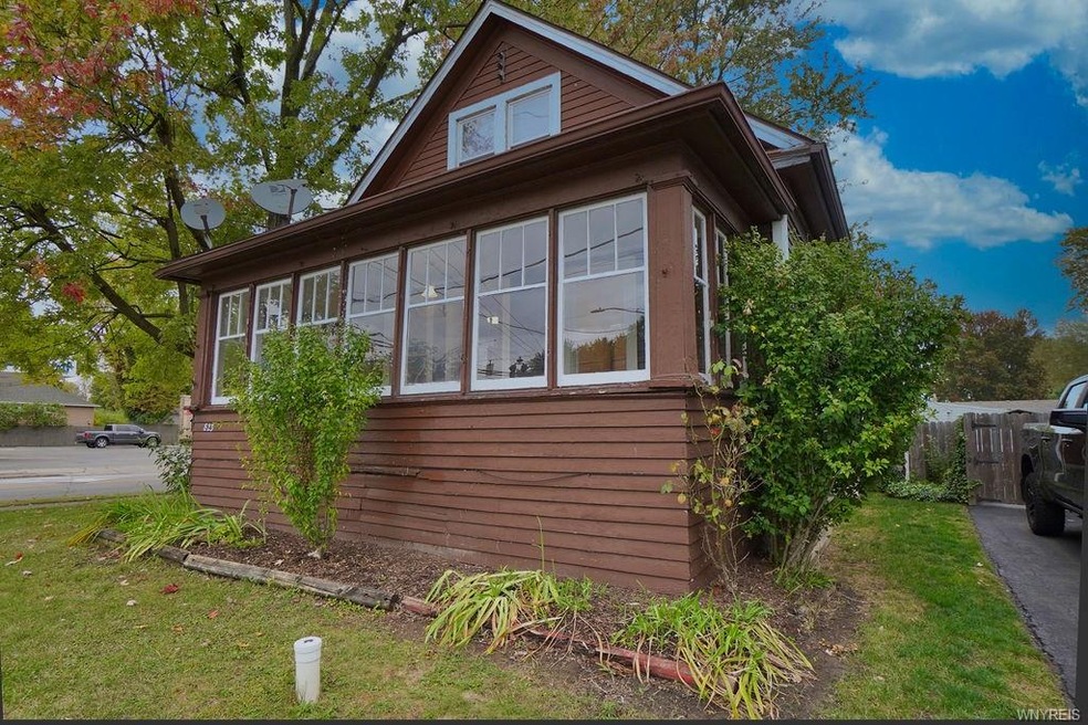 823 Nash Rd, North Tonawanda, NY 14120 - photo 1