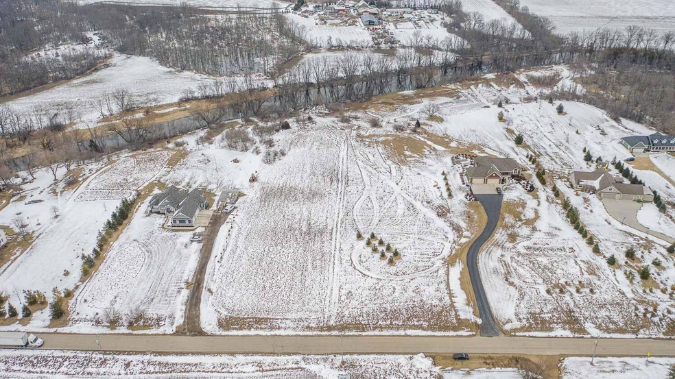 7830 Sandy Ridge Rd unit 7830, Barton, WI 53040 - photo 1