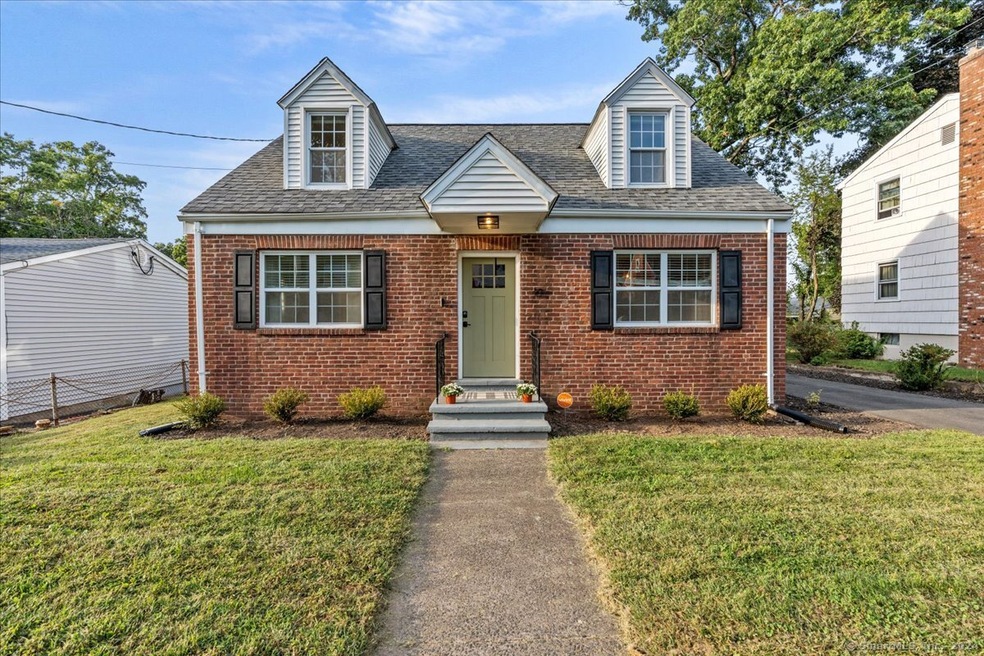 19 Lakeview Ave, West Haven, CT 06516 - photo 1