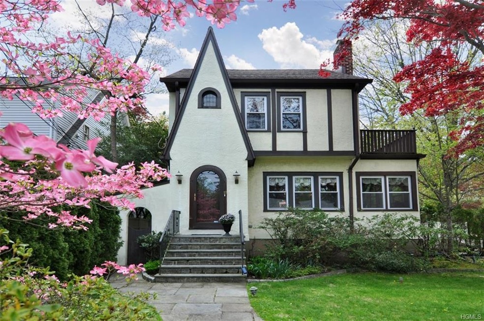 18 Wiltshire St, Bronxville, NY 10708 - photo 1