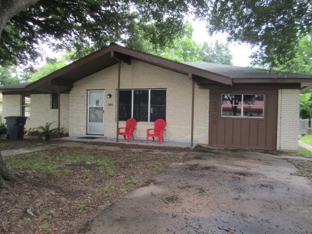 3308 3rd St, Bay City, TX 77414 - photo 1