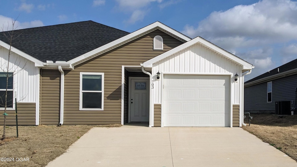 703 Short Leaf, Oronogo, MO 64855 - photo 1