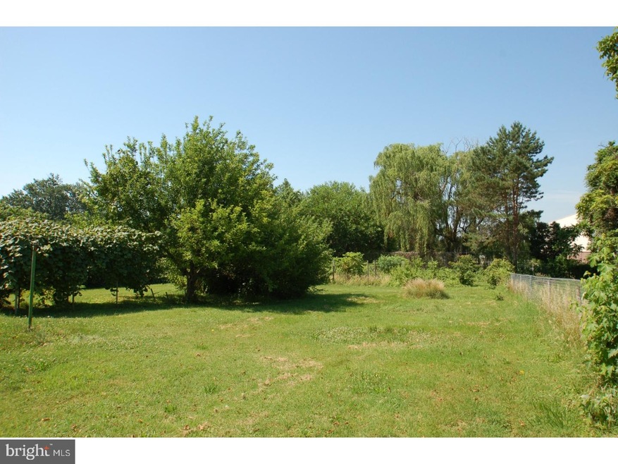 124 Buttonwood Ave, New Castle, DE 19720 - photo 1