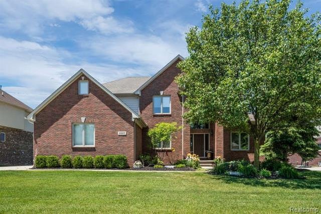 5527 Victoria Dr West-small-040-15-5527 Victoria D