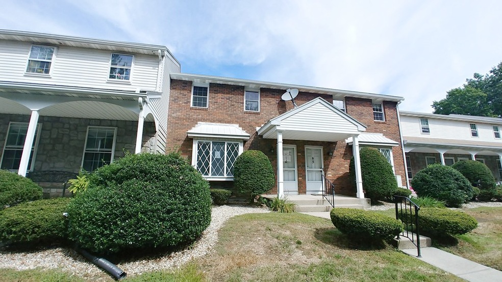 84 Fuller St unit 6, Ludlow, MA 01056 - photo 1