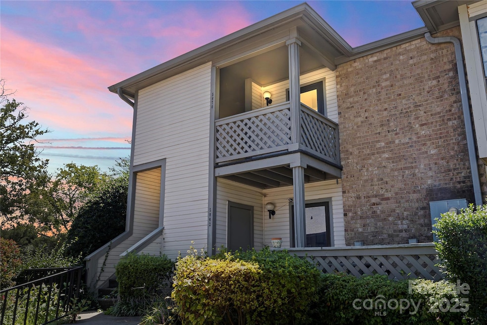 5870 Harris Grove Ln, Charlotte, NC 28212 - photo 1