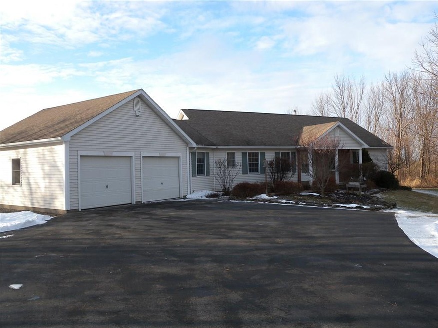 Welcome to 4886 Purcell Road. This 1998 home is be
