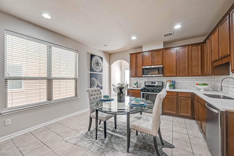 9210 Fuqua Breeze Dr, Houston, TX 77075 - photo 1