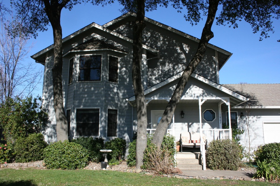 Stunning curb appeal
