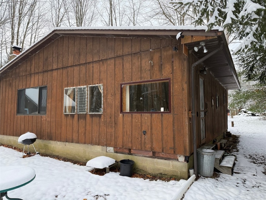 12702 Roger Dr, Pymatuning Central, PA 16424 - photo 1