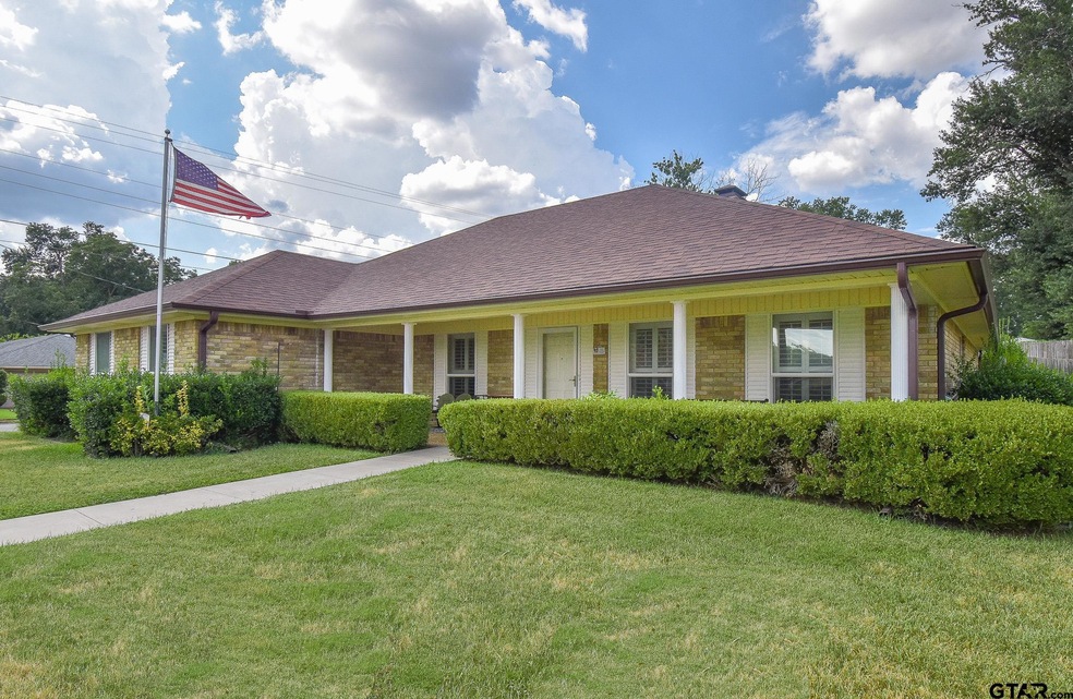 400 Winchester Dr, Tyler, TX 75701 - photo 1