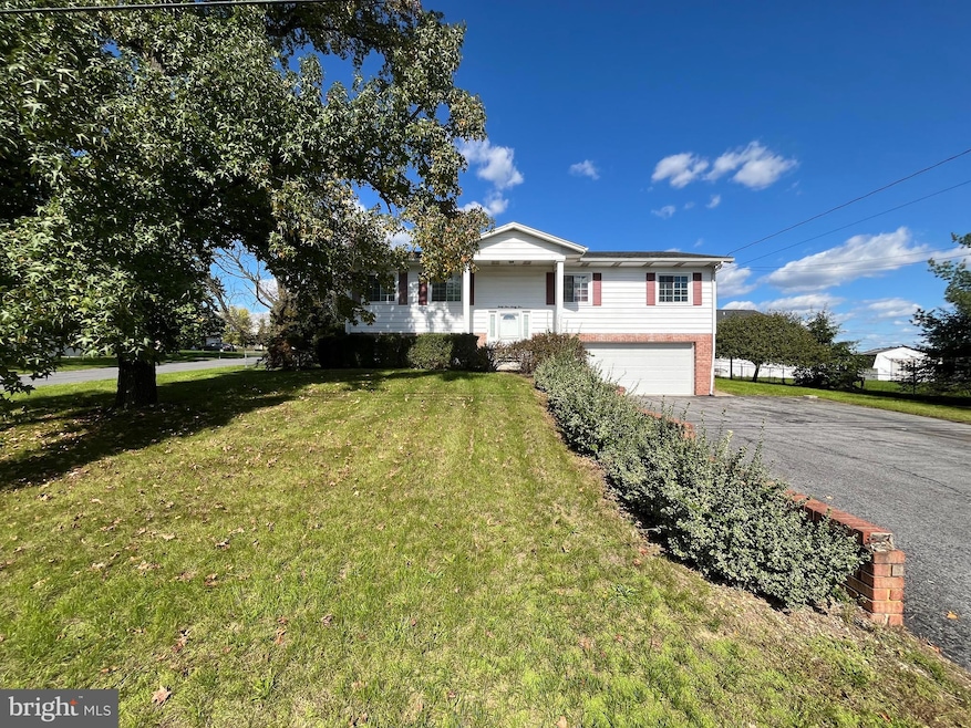 3995 Ricklyn Dr, Chambersburg, PA 17202 - photo 1