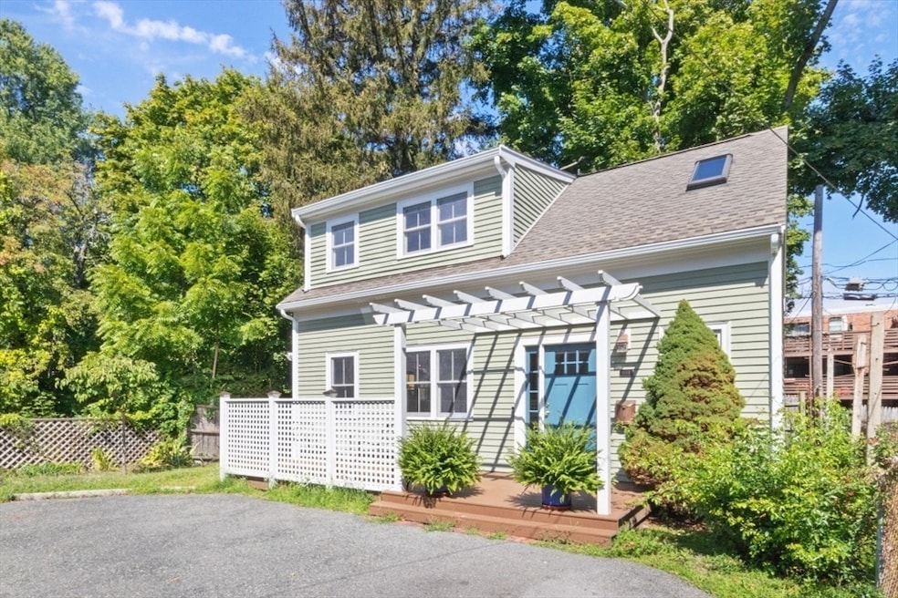 114 Wrentham St unit 2, Dorchester Center, MA 02124 - photo 1