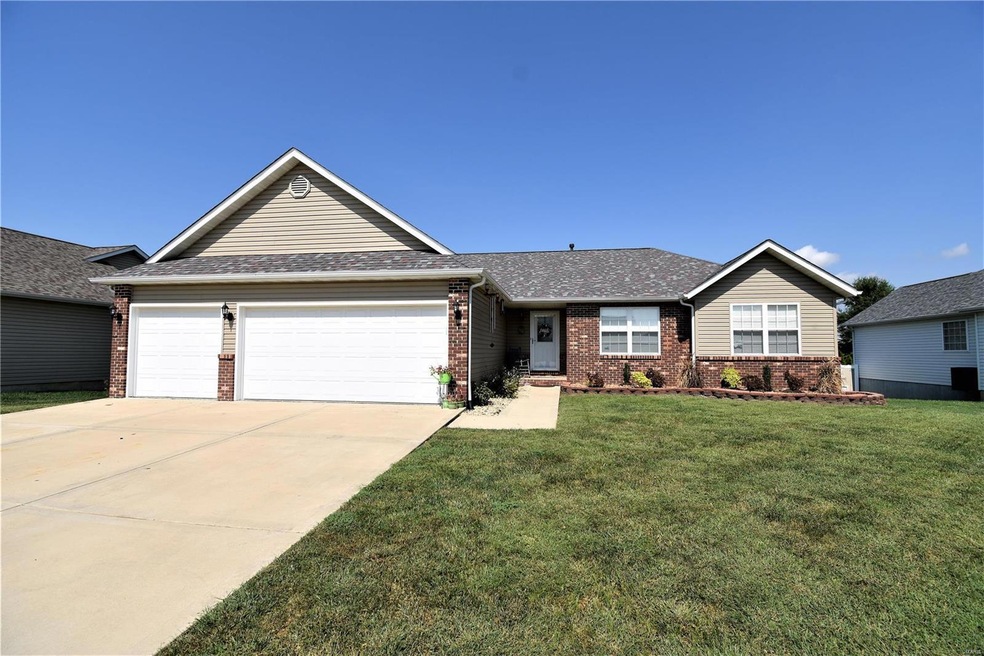 6709 Crossington Dr, Maryville, IL 62062 - photo 1