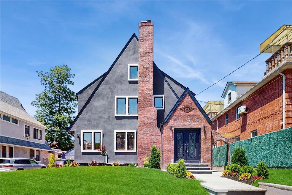 Pending $1,699,000 • Co-Listing Agent