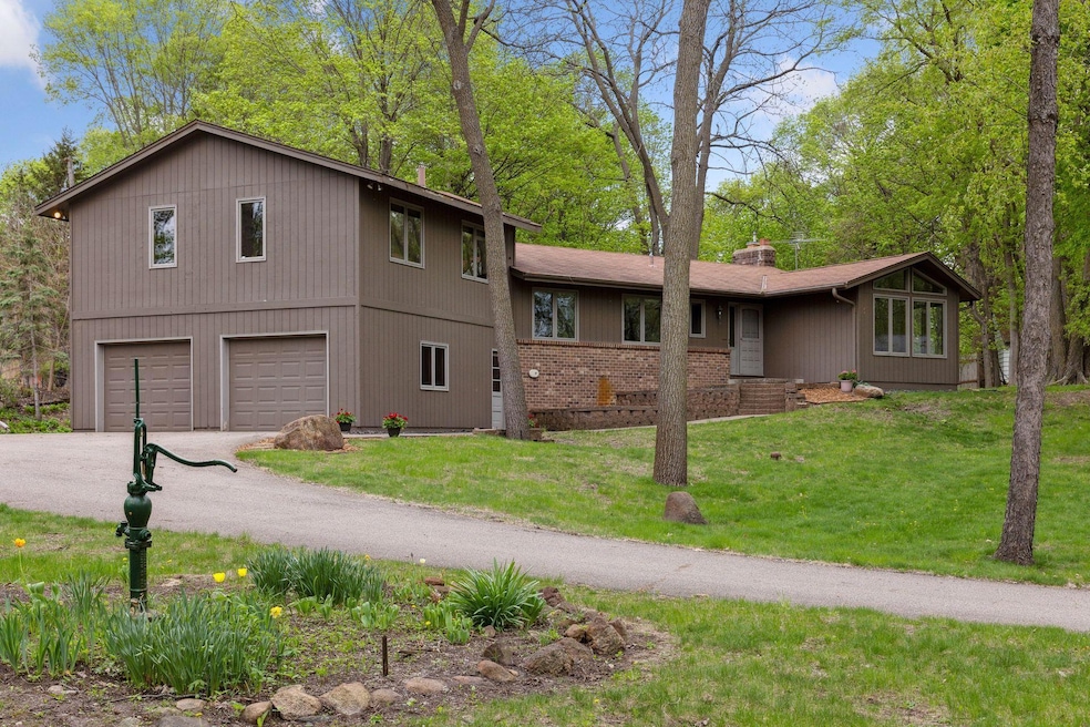 18150 Berry Ln, Wayzata, MN 55391 - photo 1