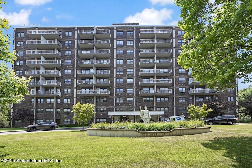 Welcome to 1100 Clove Road!