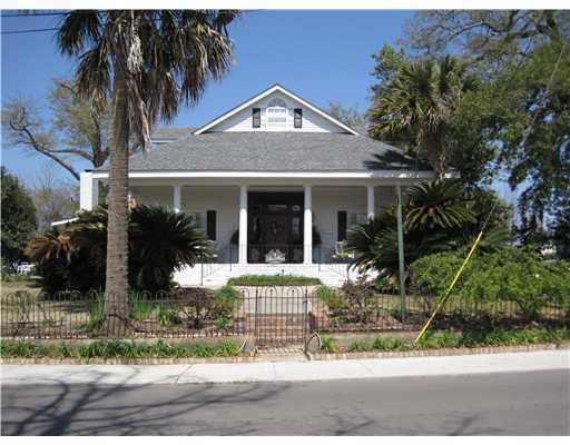 217 Union St, Bay Saint Louis, MS 39520 - photo 1