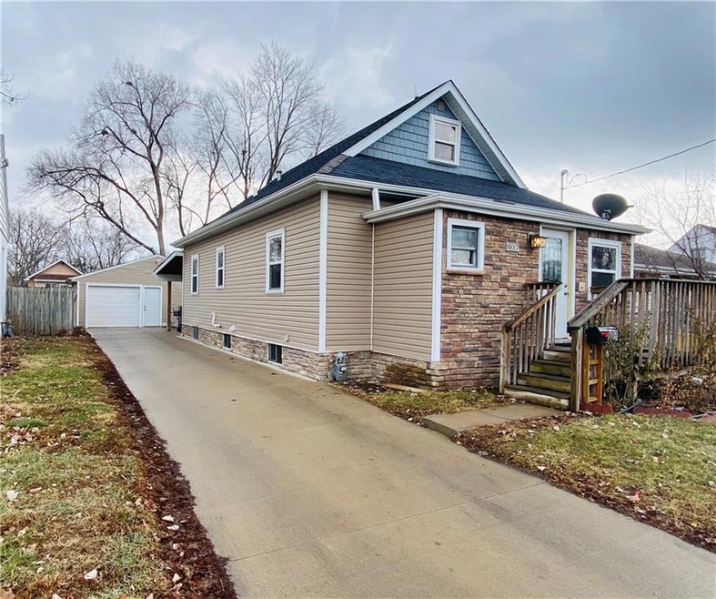 807 E 23rd St, Des Moines, IA 50317 - photo 1