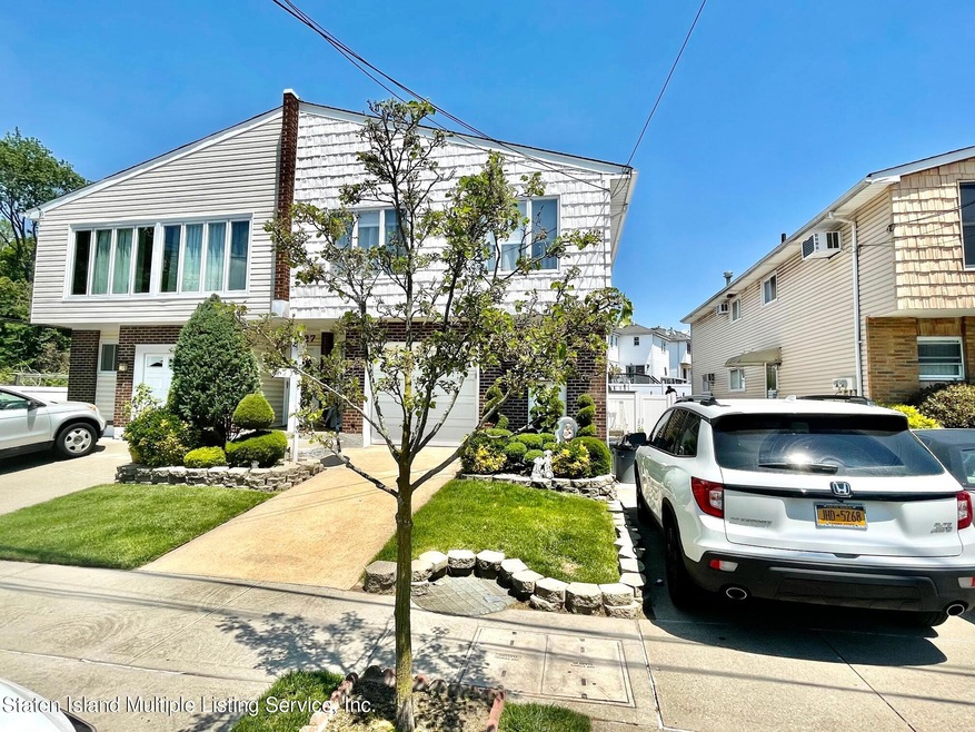223 Bishop St, Staten Island, NY 10306 - photo 1