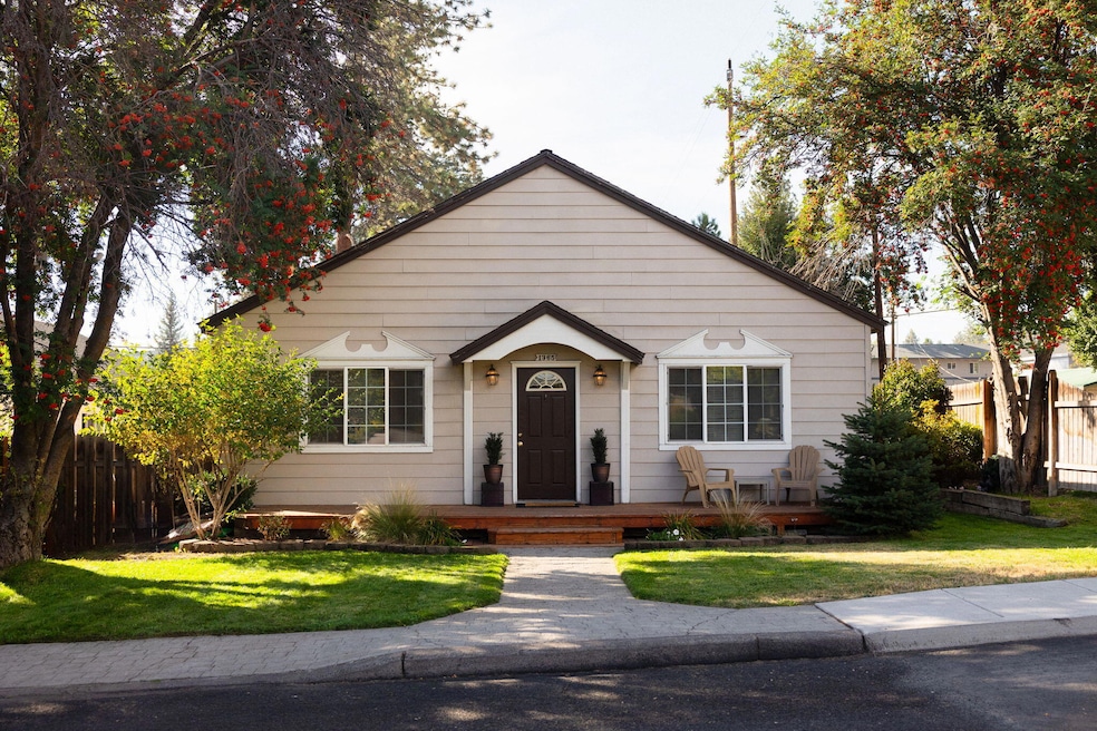 1365 NW Baltimore (1 of 24)