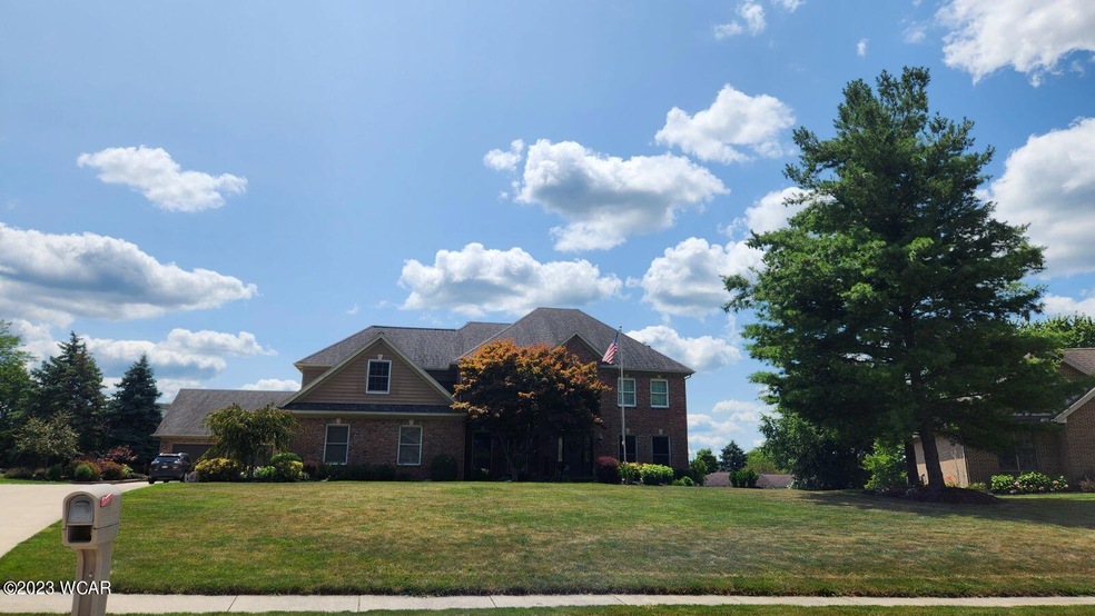 1211 Oakridge Ct, Wapakoneta, OH 45895 - photo 1