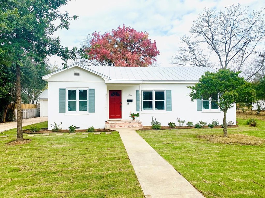 106 W Morse St, Fredericksburg, TX 78624 - photo 1