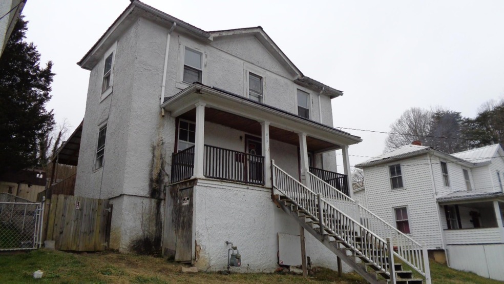 813 Brussels Ave.