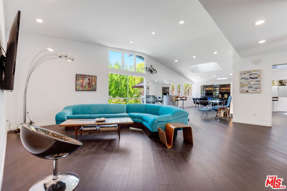 22705 Crespi St, Woodland Hills, CA 91364 - photo 1