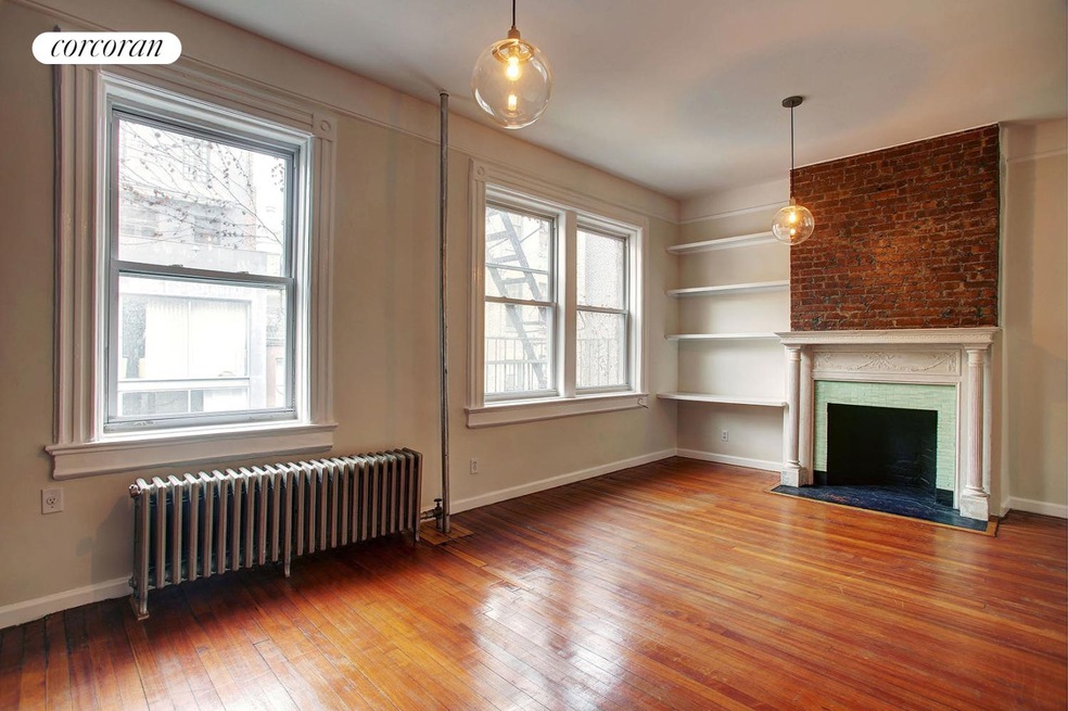 83 W Washington Place unit 3 R, New York, NY 10011 - photo 1