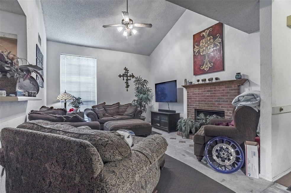 125 Myers Dr, Fort Worth, TX 76108 - photo 1