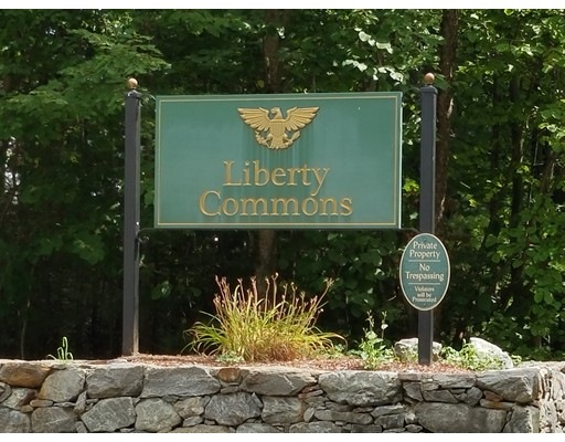 18 Gates Crossing unit 18, Leominster, MA 01453 - photo 1