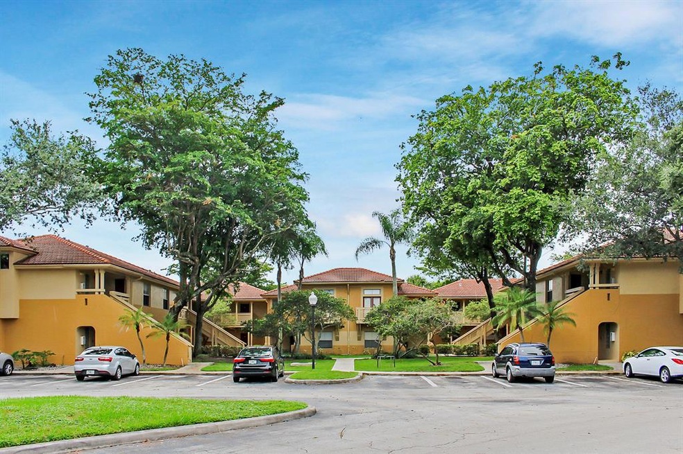4815 Via Palm Lakes,Apt1417-Parking