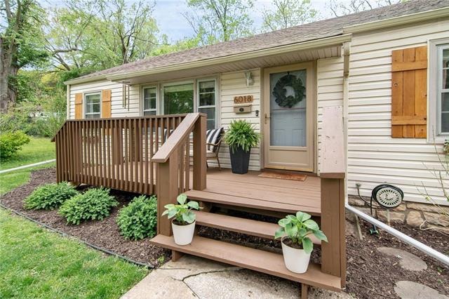 6018 Larsen Ln, Shawnee, KS 66203 - photo 1