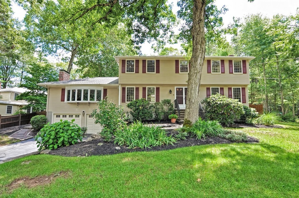 11 Penobscot St, Medfield, MA 02052 - photo 1